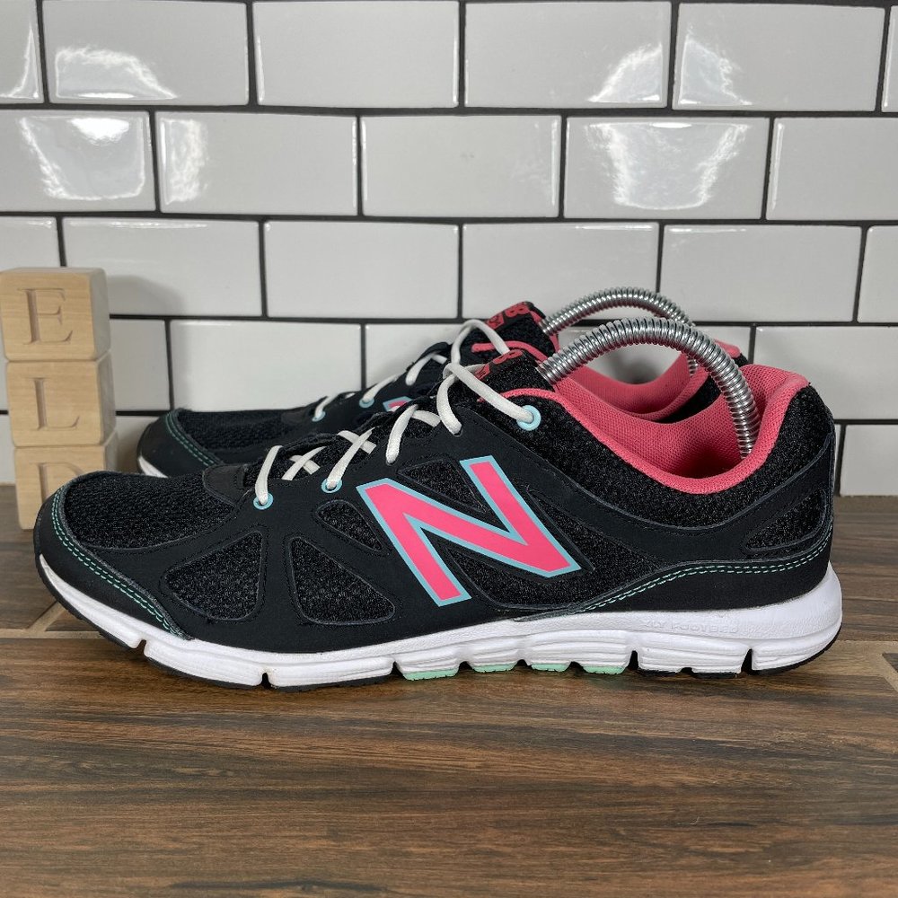 New Balance 550v4 Women's Size 10 Running Shoes Black Mesh Athletic Sneakers